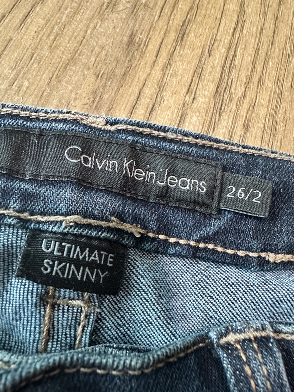 Calvin Klein Ultimate Skinny Jeans Size 26/2 Medium Wash - Picture 5 of 8